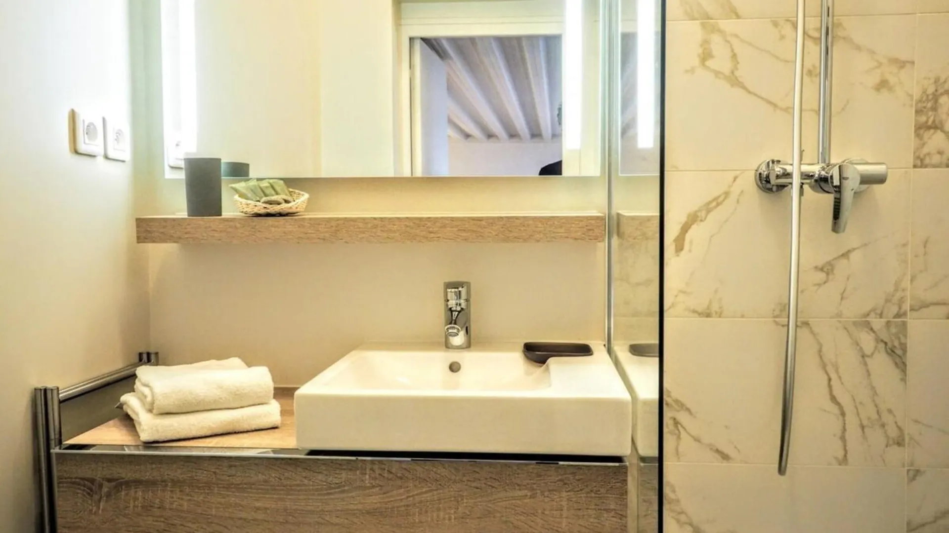 Moliere Chicsuites Paris