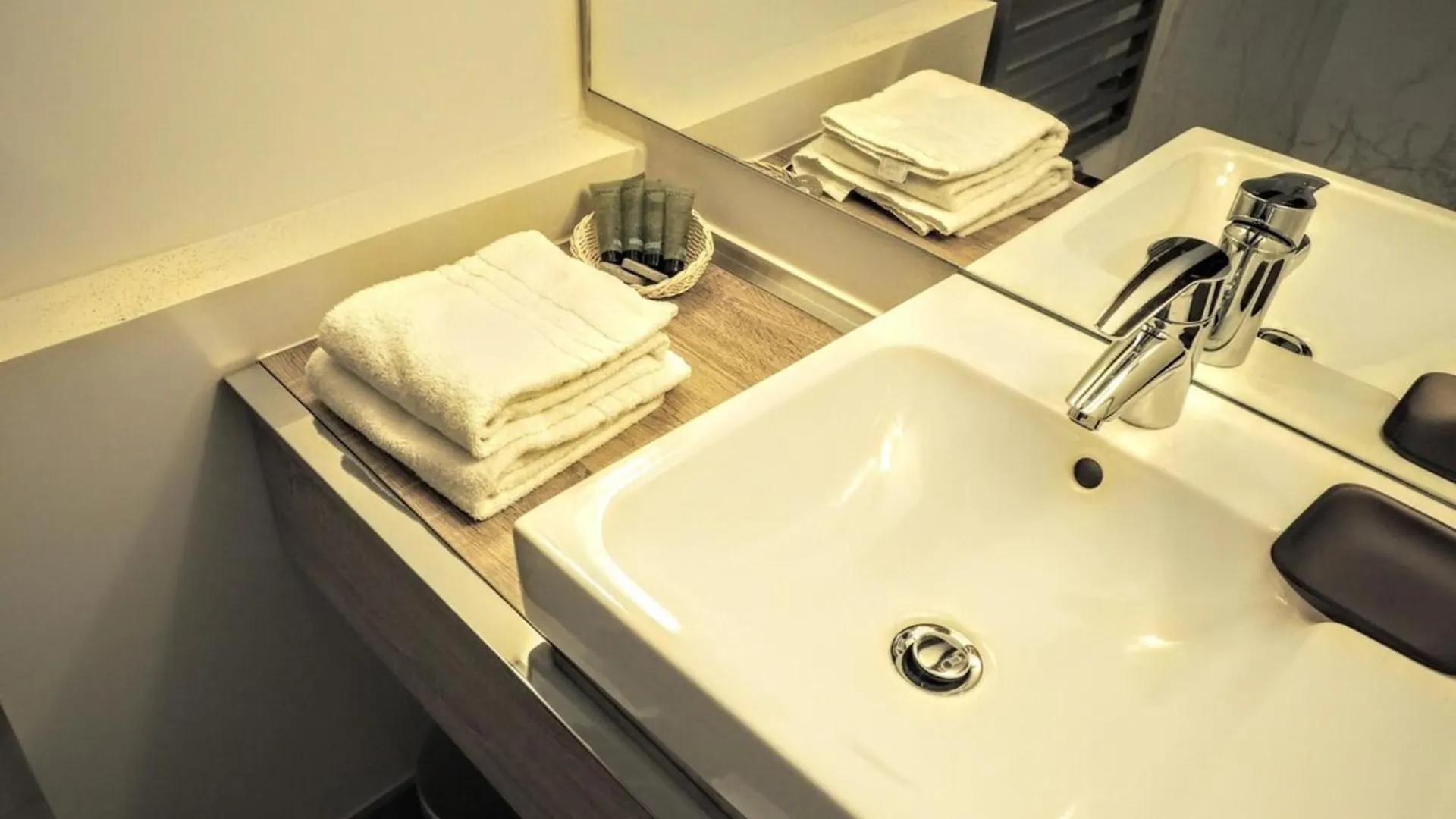 Moliere Chicsuites Paris Apartment