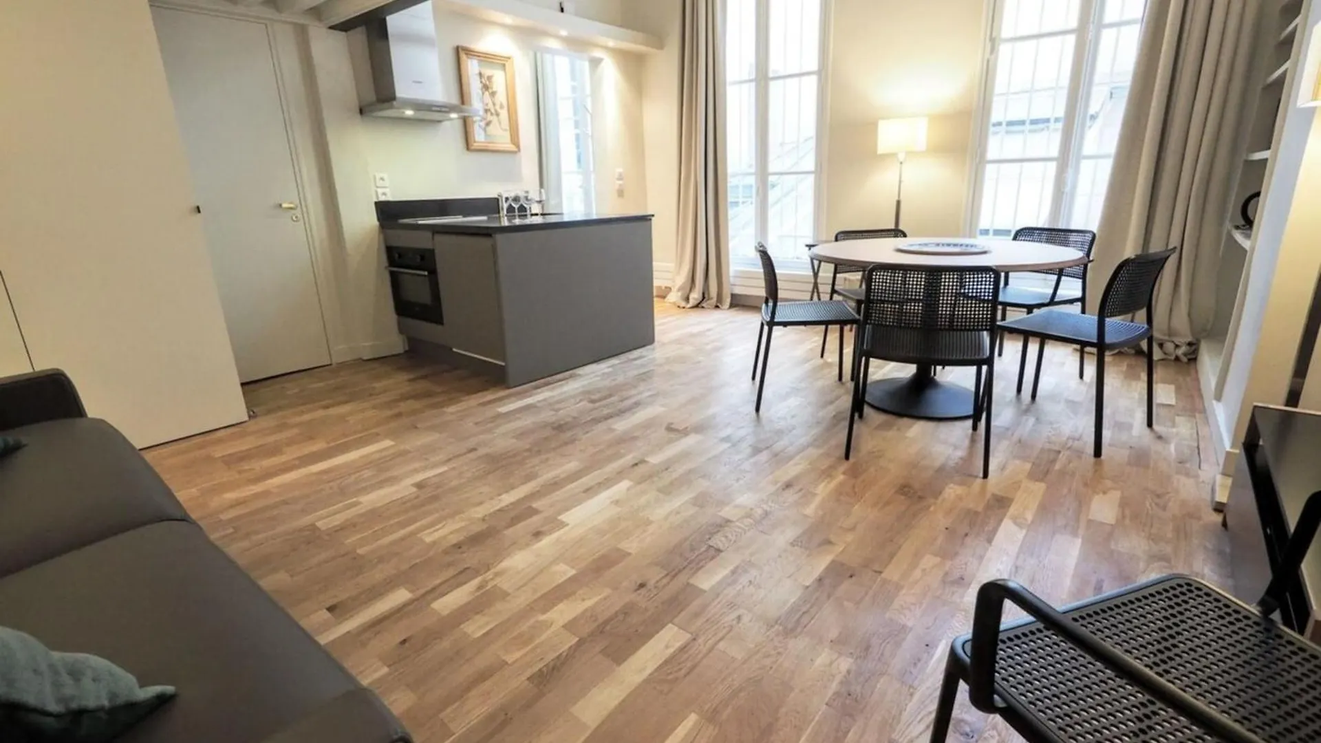 Moliere Chicsuites Paris 0*,